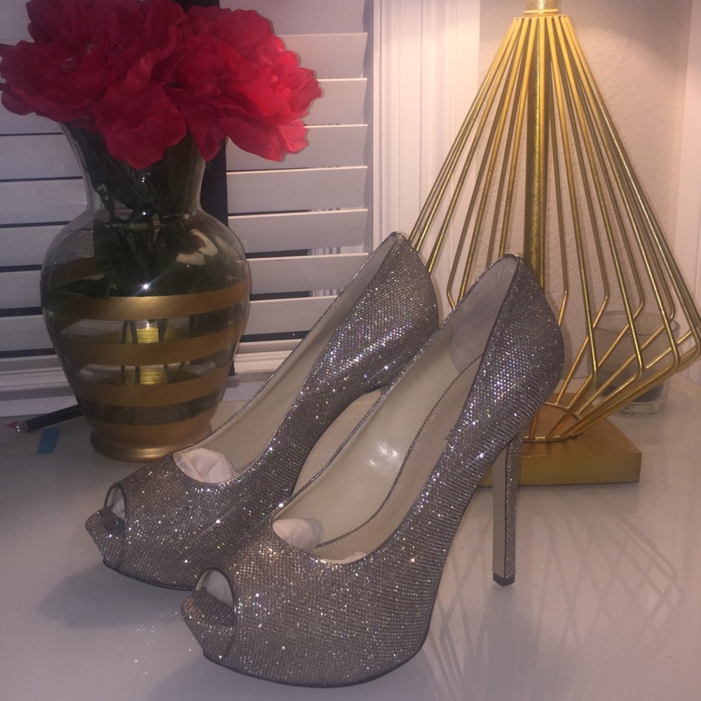 Enzo Angiolini Tanen Platform Pump - Gold Sparkle